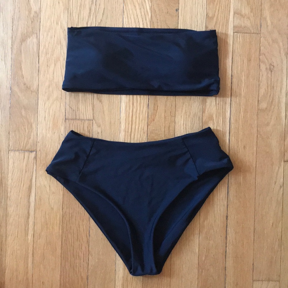 Black bikini